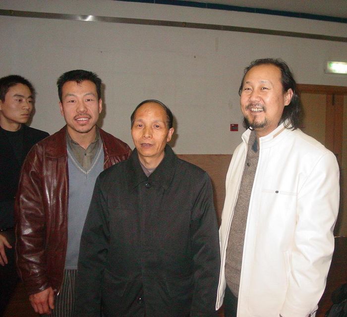 同腾格尔在一起